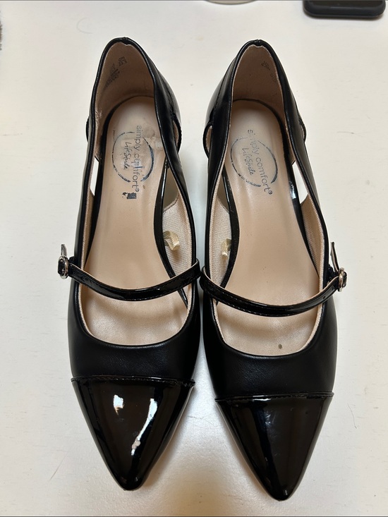 Simple comfort Shoes - Pointed Mary Jane Flats in Black with Patent Cap